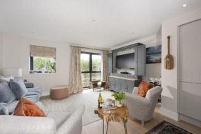 Harlyn Folly, Apartment 6, Harlyn